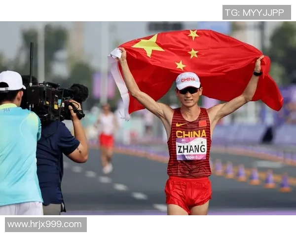 泰国足球队的奋斗历程与荣耀背后的故事揭秘